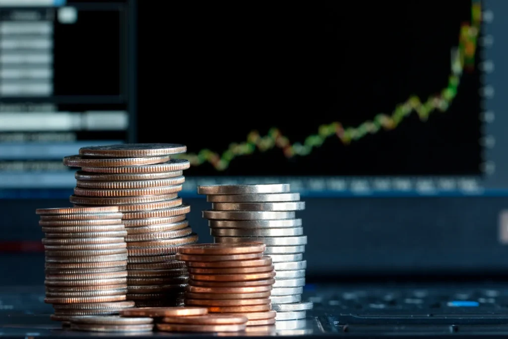 Renditechart mit Geld im Vordergrund